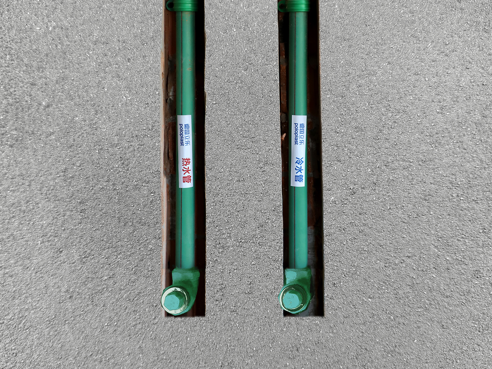冷熱水管分槽防露工藝